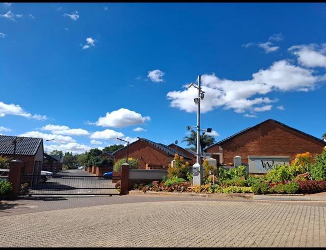 2 BEDROOM PROPERTY TO RENT IN MOOIKLOOF RIDGE ESTATE